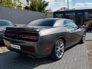 Dodge Challenger
