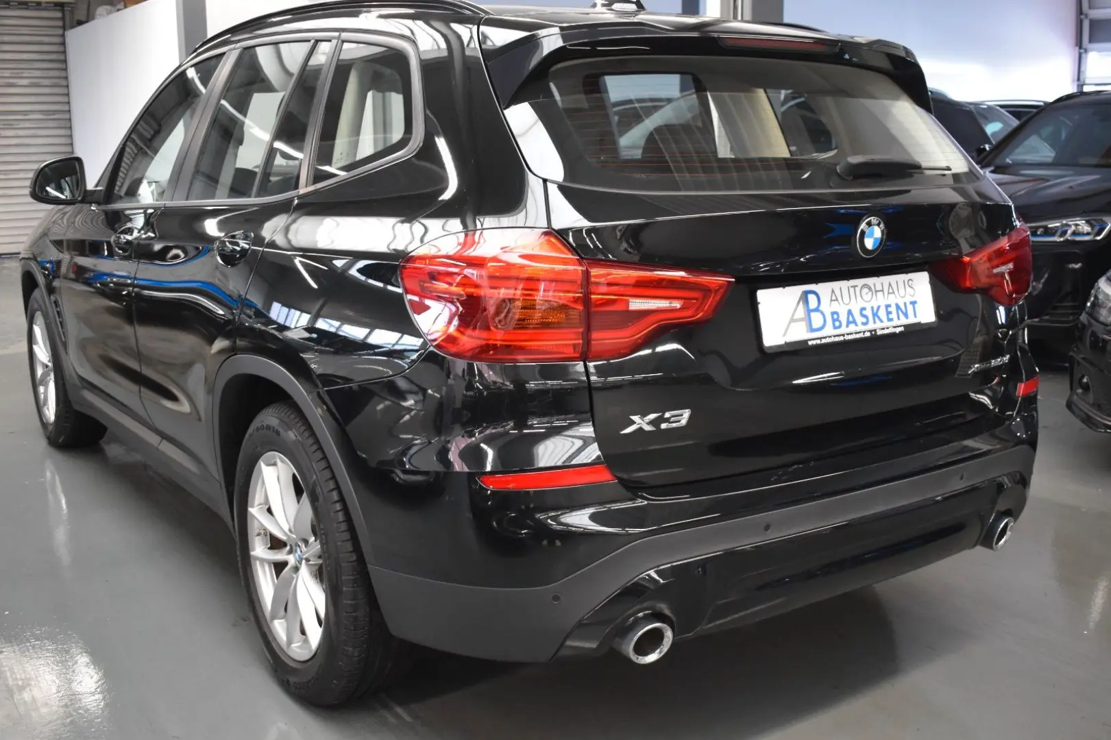 X3 xDrive 20 d LEDER SHZ PDC LED ACC HIFI
