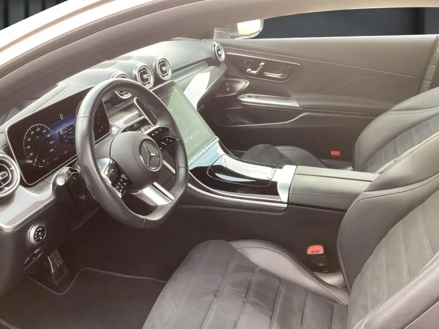 CLE 200  AMG MBUX  PANO 360  AHK HuD DISTRONIC