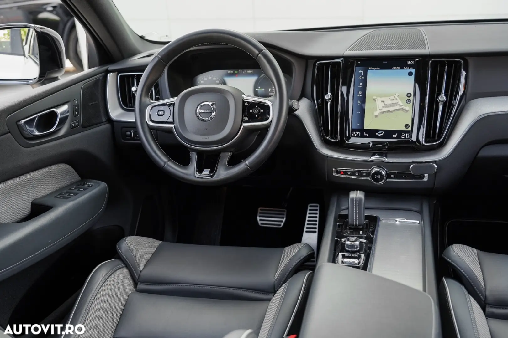 Volvo XC 60 Recharge T8 Twin Engine eAWD R-Design