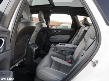 Volvo XC 60 Recharge T8 Twin Engine eAWD R-Design