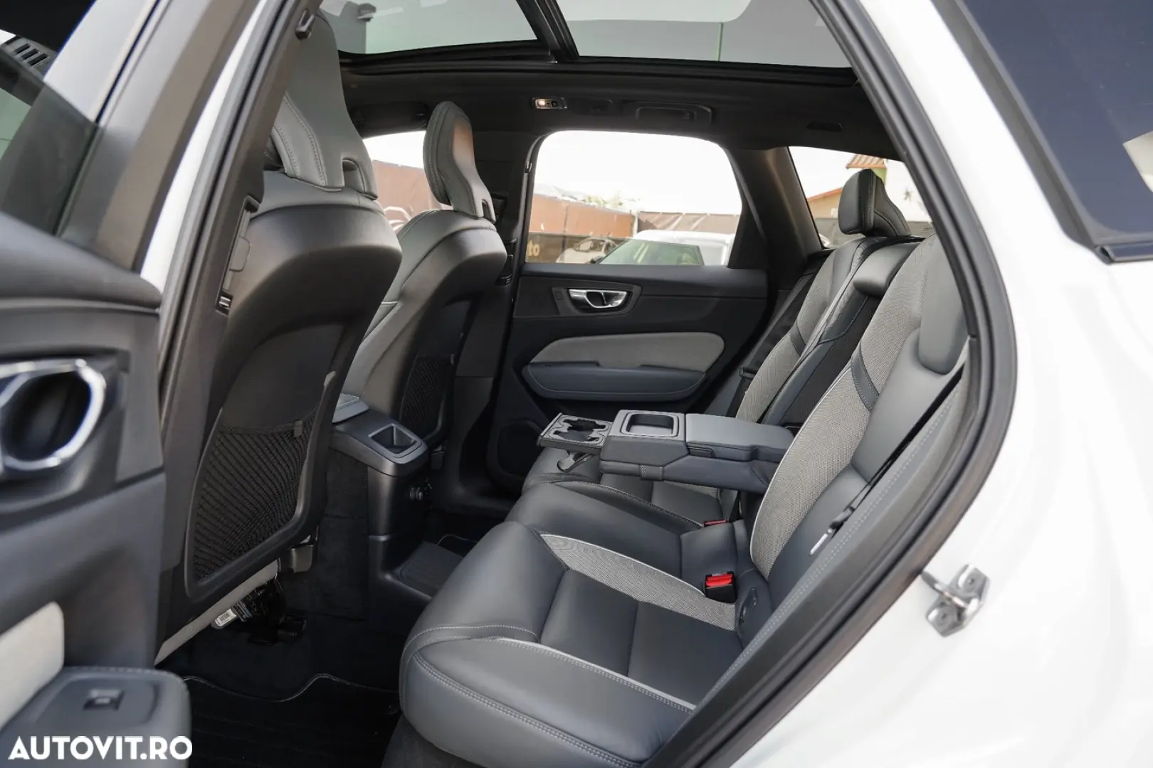Volvo XC 60 Recharge T8 Twin Engine eAWD R-Design
