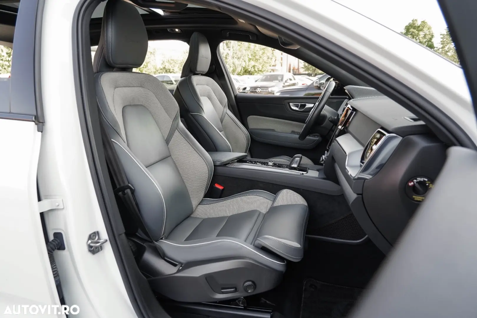 Volvo XC 60 Recharge T8 Twin Engine eAWD R-Design