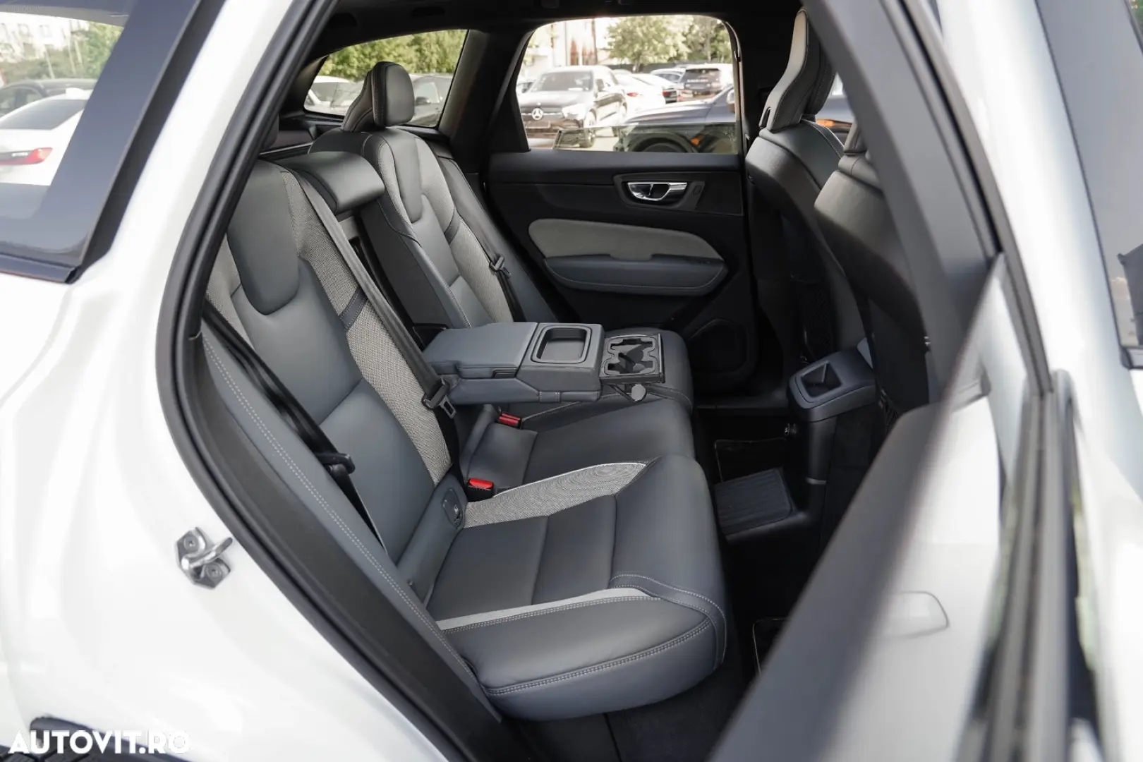 Volvo XC 60 Recharge T8 Twin Engine eAWD R-Design