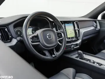 Volvo XC 60 Recharge T8 Twin Engine eAWD R-Design
