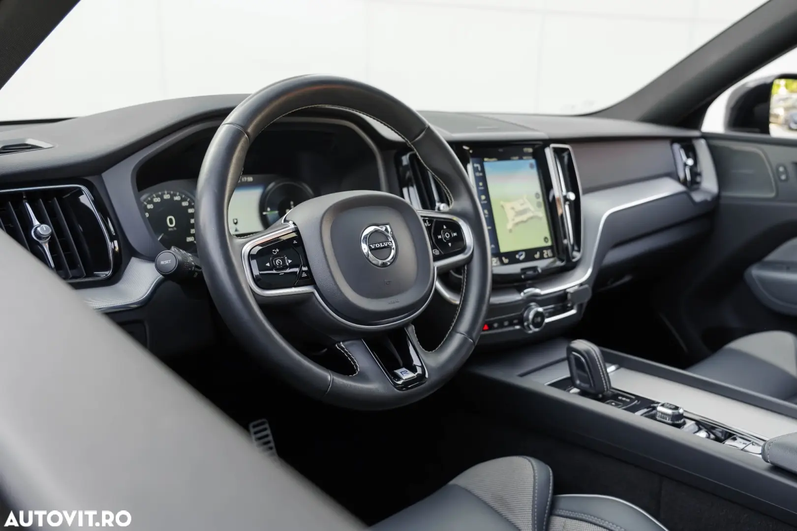 Volvo XC 60 Recharge T8 Twin Engine eAWD R-Design