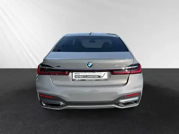BMW 740 d xDrive M Sport Auxiliary heating  panoramic  masaj