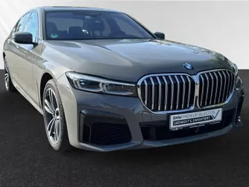 BMW 740 d xDrive M Sport Auxiliary heating  panoramic  masaj