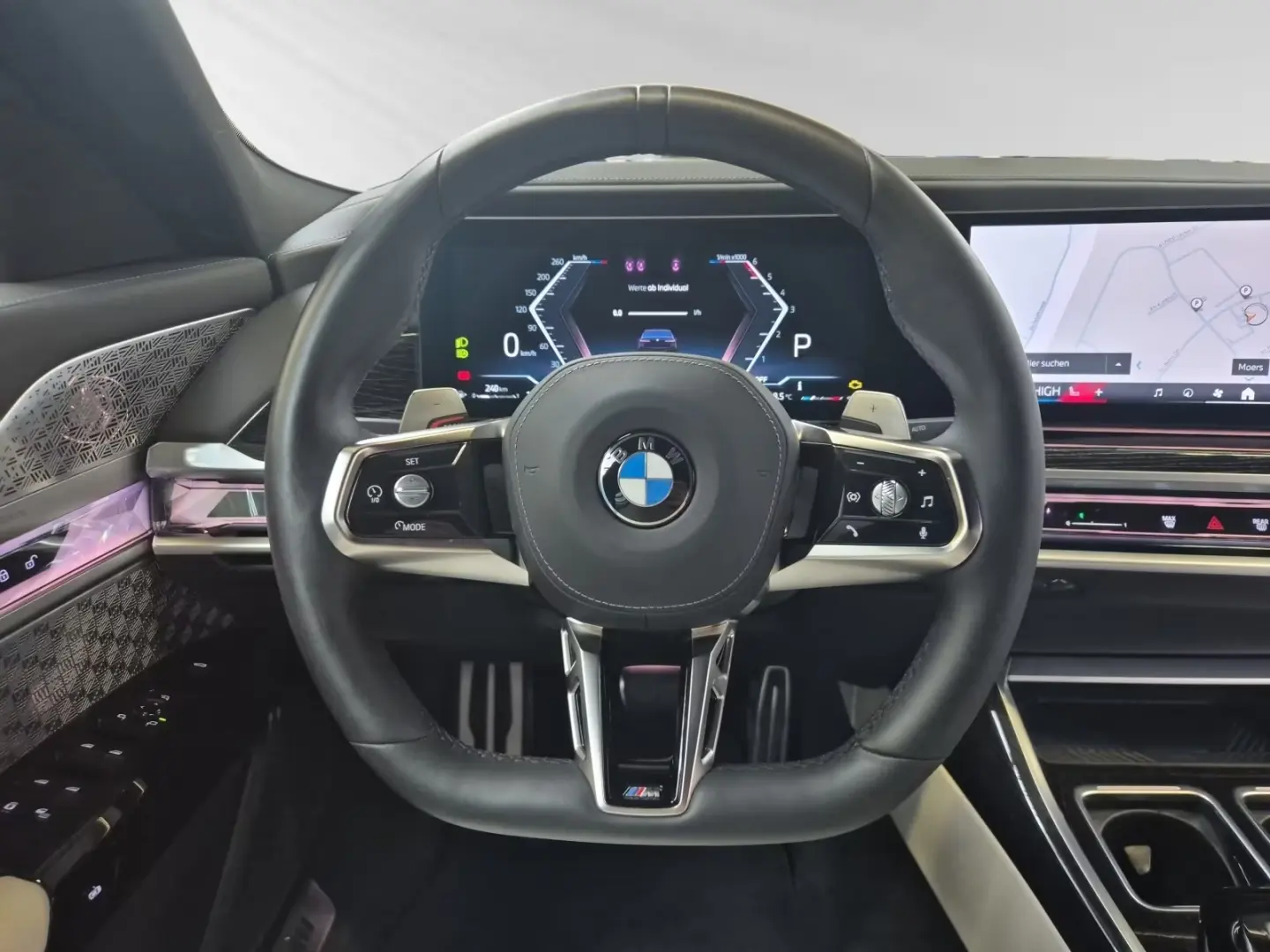 740d xDrive M Sport SkyLounge