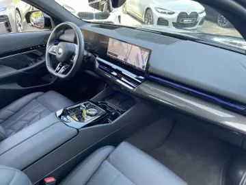 BMW 520i M Sport Pro    360  Panorama H&K.