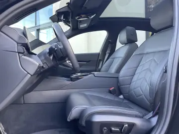 BMW 520i M Sport Pro    360  Panorama H&K.