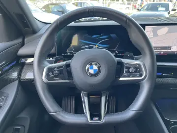 BMW 520i M Sport Pro    360  Panorama H&K.