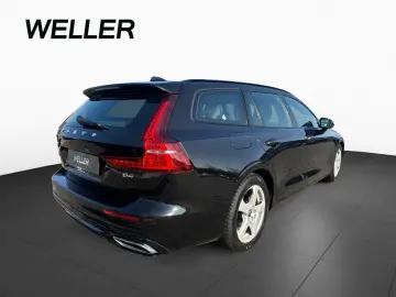 V60 B4 Plus Dark  AHK Kamera ACC LED Navi DAB