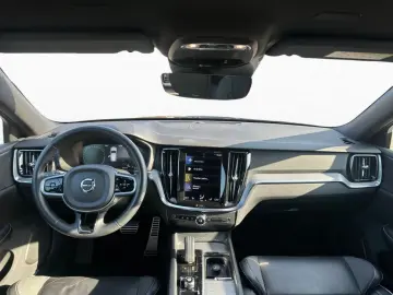 V60 B4 Plus Dark  AHK Kamera ACC LED Navi DAB