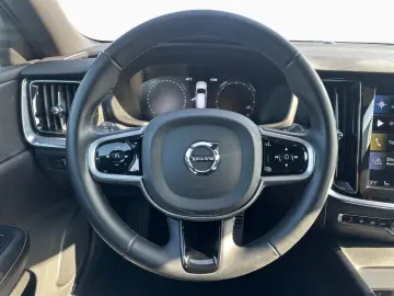 V60 B4 Plus Dark  AHK Kamera ACC LED Navi DAB