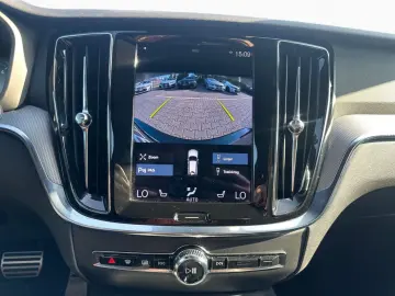 V60 B4 Plus Dark  AHK Kamera ACC LED Navi DAB