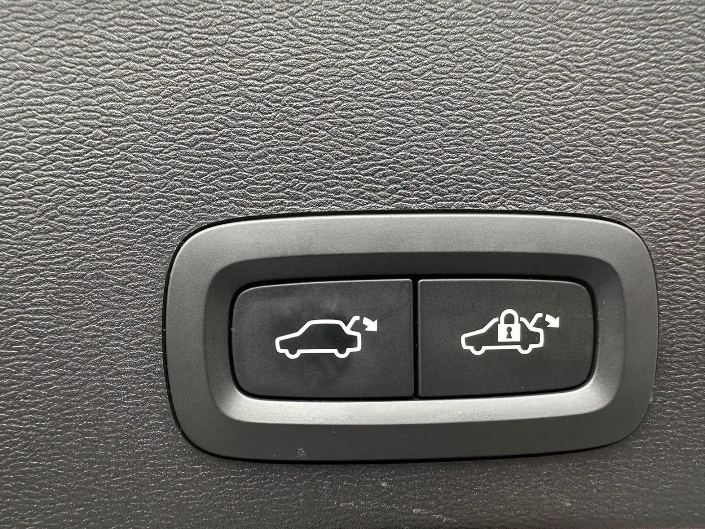 XC 40 T4 Inscription Plug in AHK Leder 19  Kam