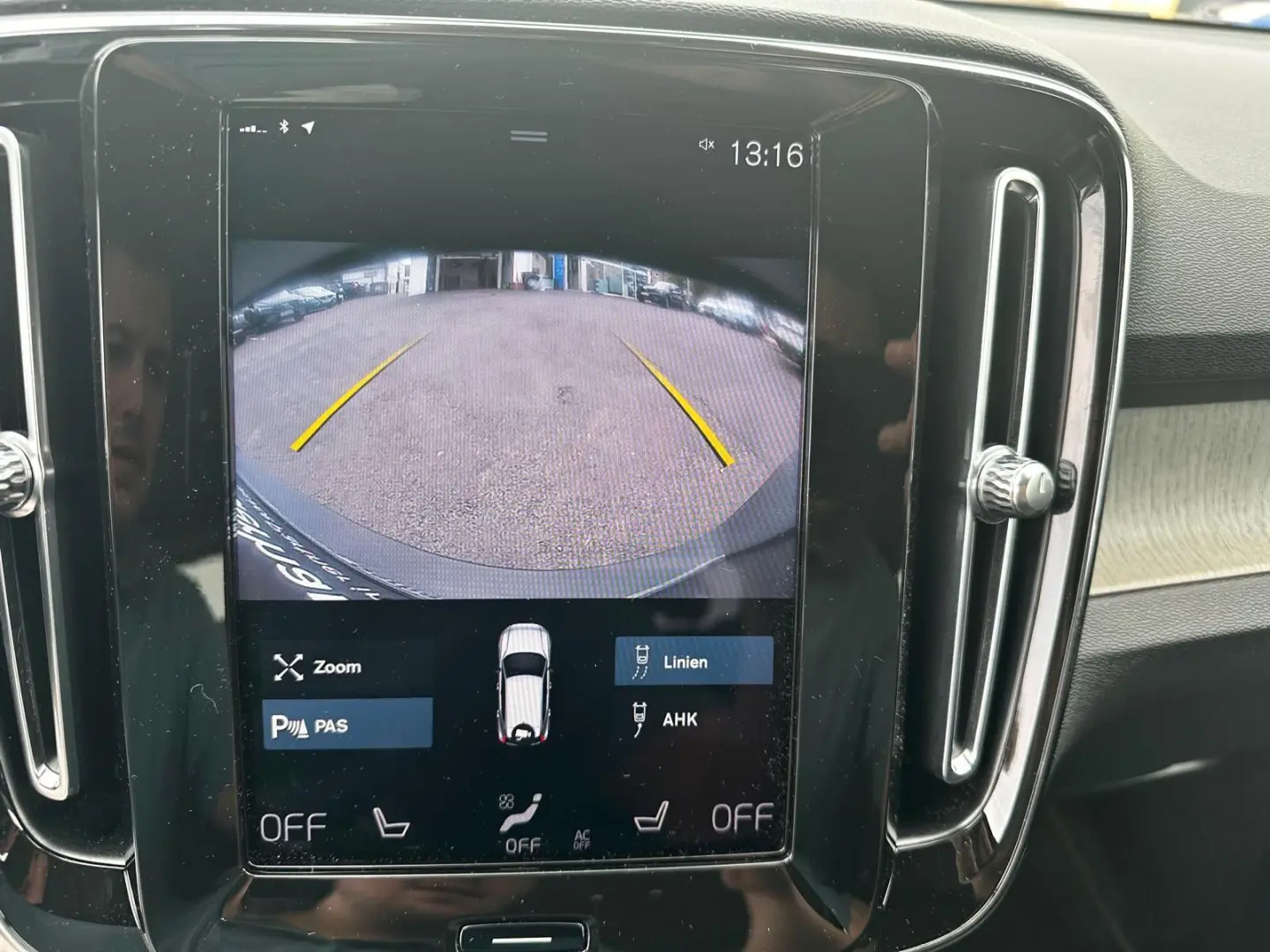 XC 40 T4 Inscription Plug in AHK Leder 19  Kam