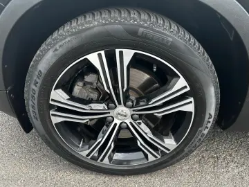 XC 40 T4 Inscription Plug in AHK Leder 19  Kam