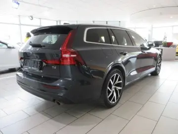 V60 T4 LED SHZ LEDER R´CAM SOUNDSYSTEM