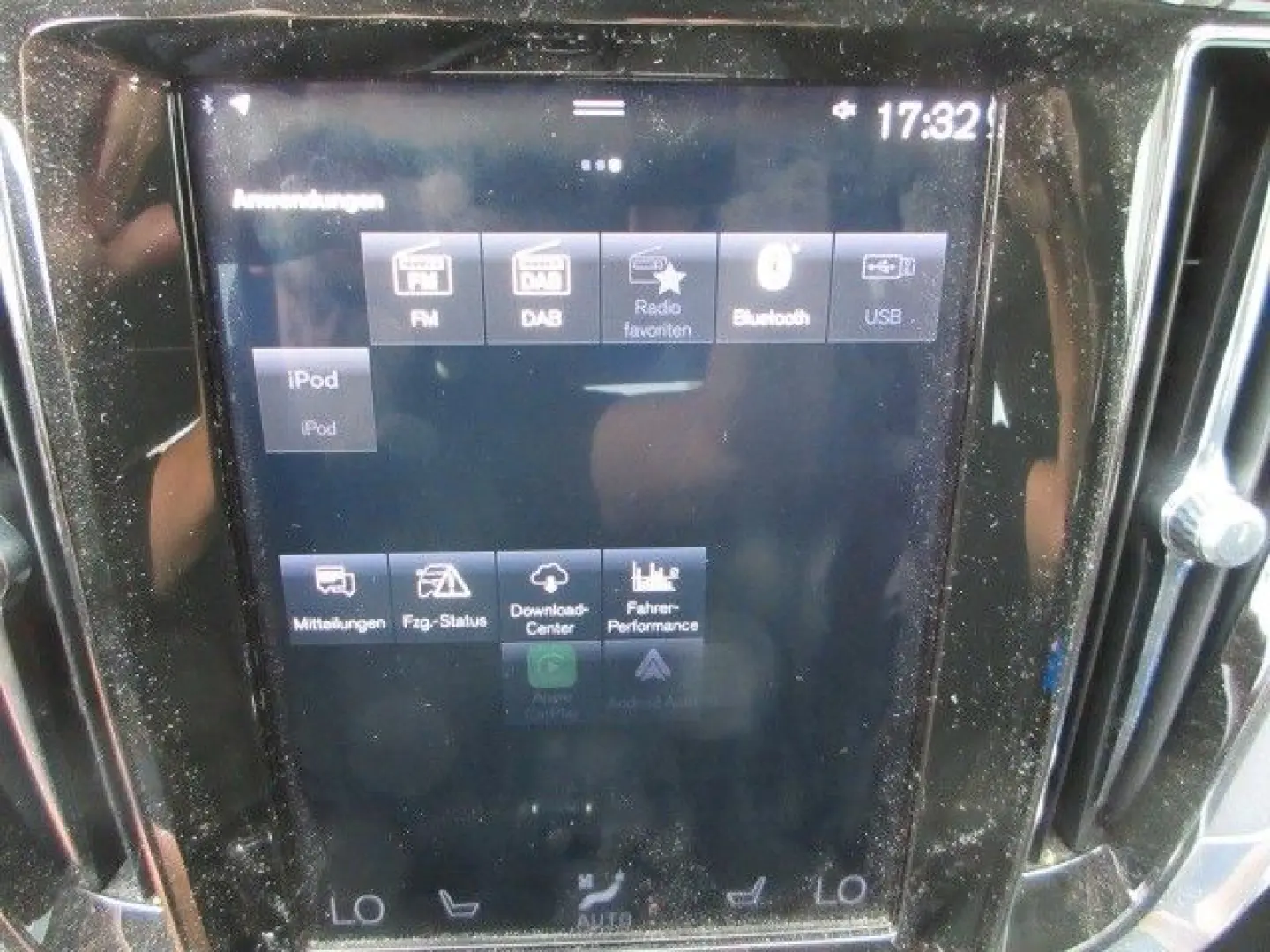 V60 T4 LED SHZ LEDER R´CAM SOUNDSYSTEM