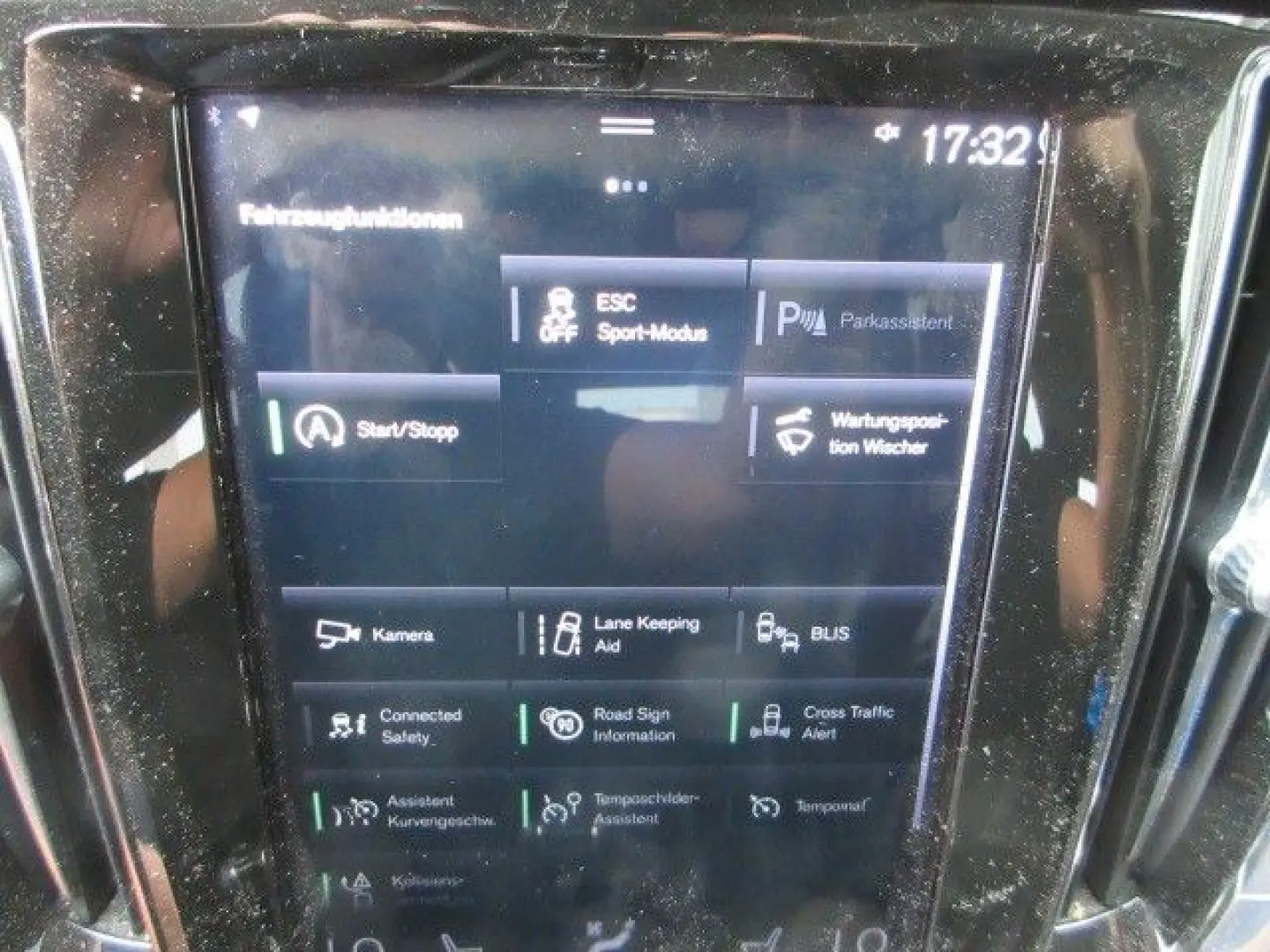 V60 T4 LED SHZ LEDER R´CAM SOUNDSYSTEM