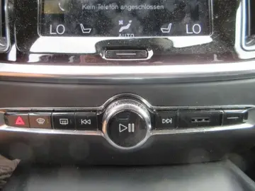 V60 T4 LED SHZ LEDER R´CAM SOUNDSYSTEM