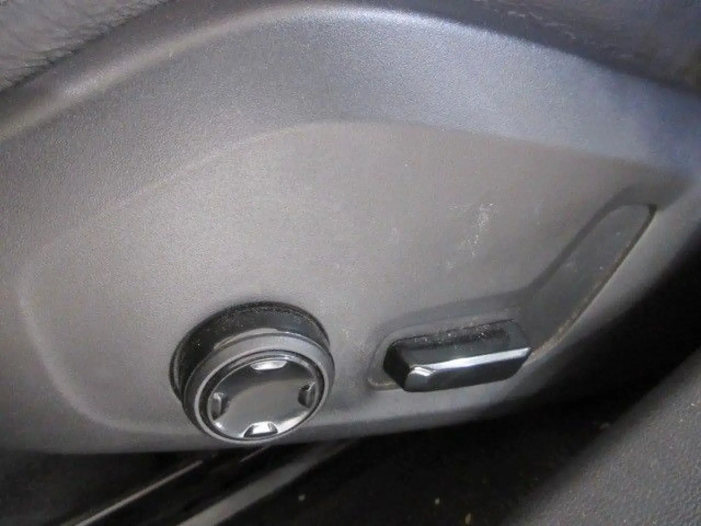 V60 T4 LED SHZ LEDER R´CAM SOUNDSYSTEM