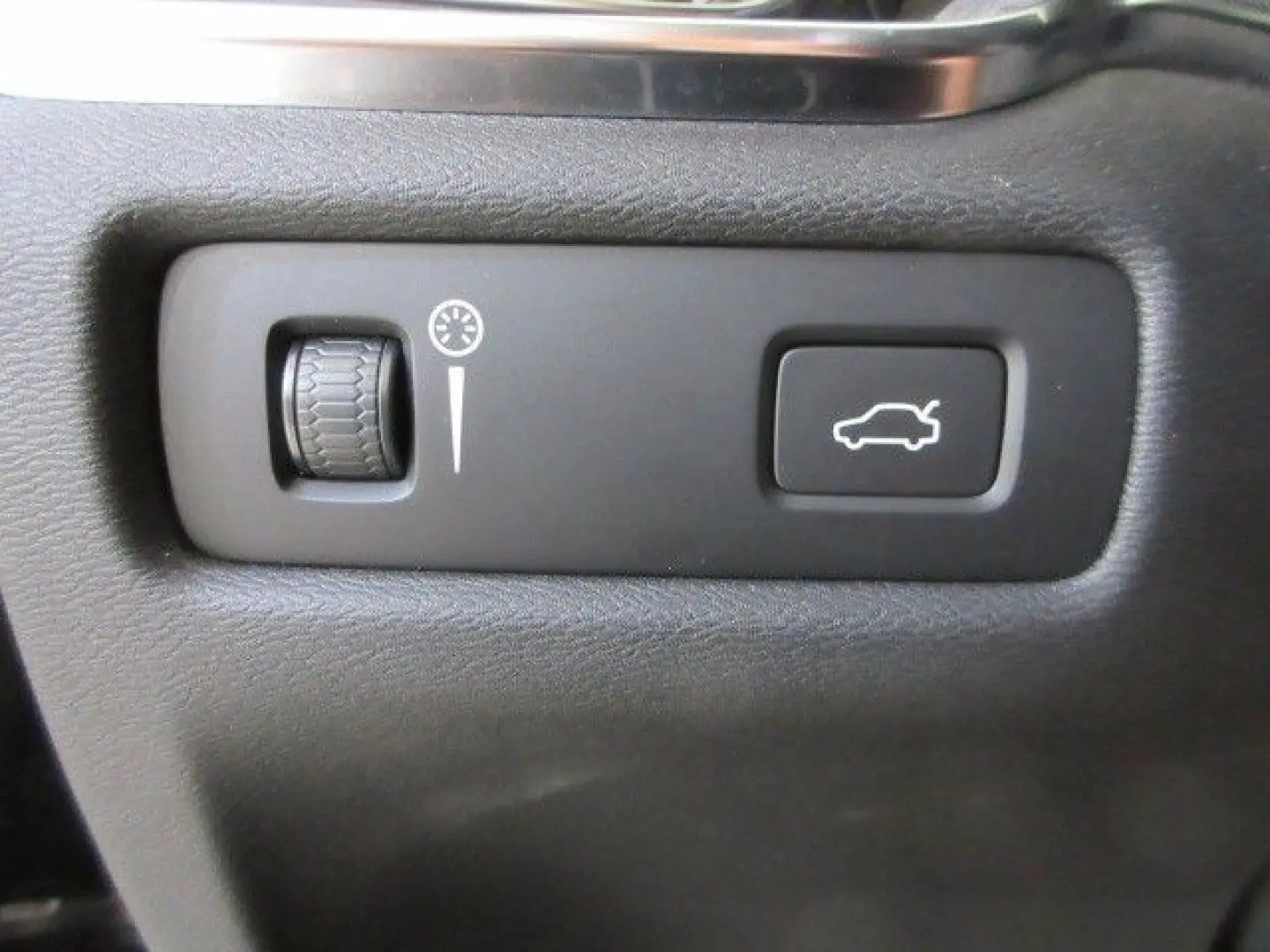 V60 T4 LED SHZ LEDER R´CAM SOUNDSYSTEM