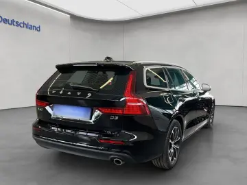 V60 D3 Momentum-Pro Aut BLIS Navi LED Kamera