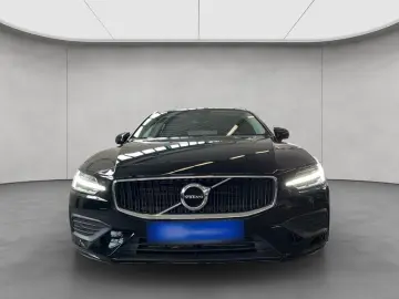 V60 D3 Momentum-Pro Aut BLIS Navi LED Kamera