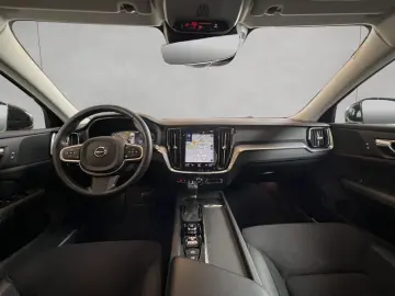 V60 D3 Momentum-Pro Aut BLIS Navi LED Kamera