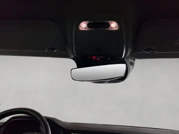 V60 D3 Momentum-Pro Aut BLIS Navi LED Kamera