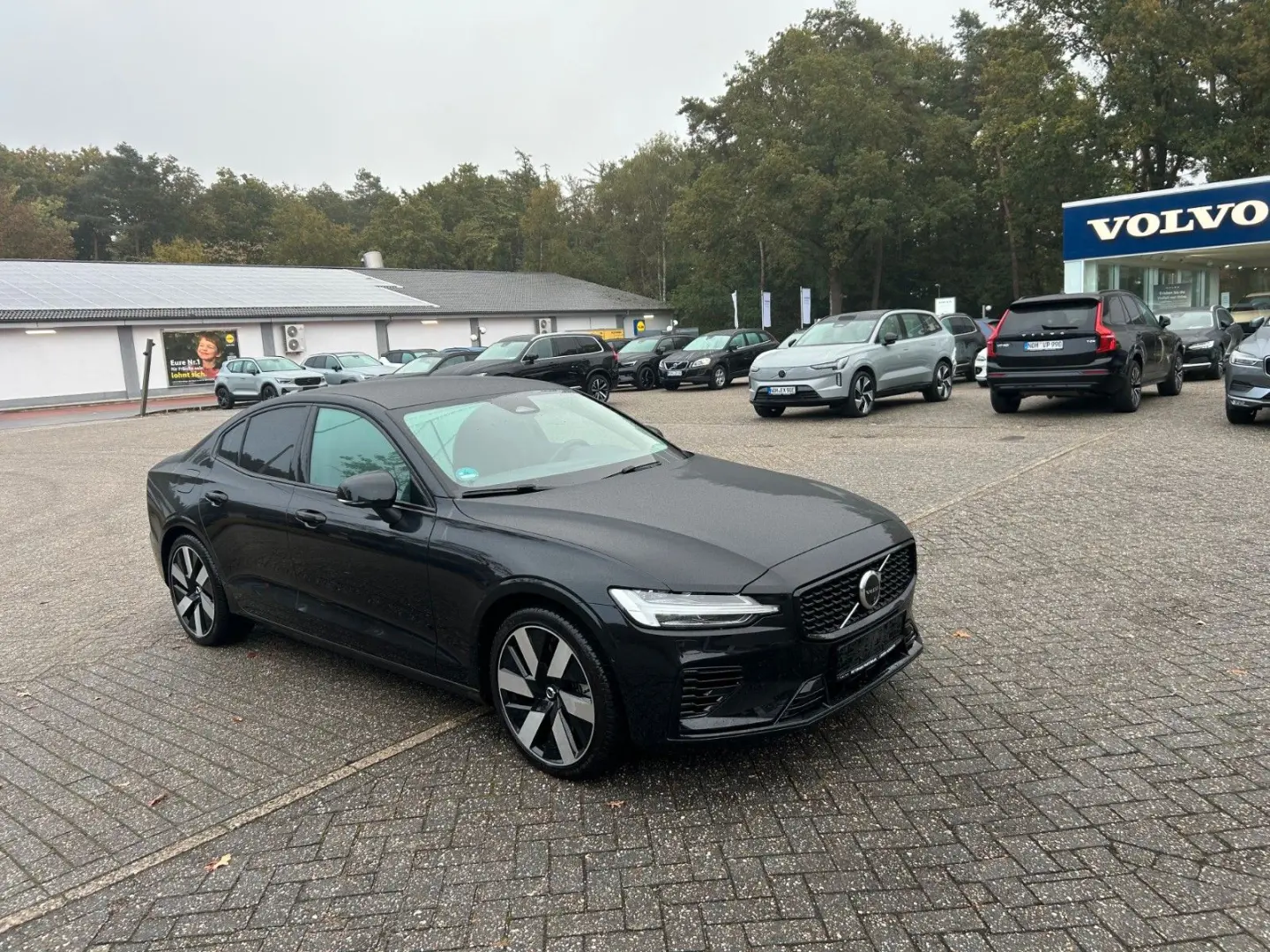 S60 Lim. Plus Dark Recharge Plug-In Hybrid AWD
