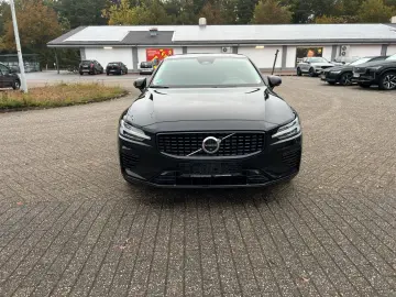 S60 Lim. Plus Dark Recharge Plug-In Hybrid AWD