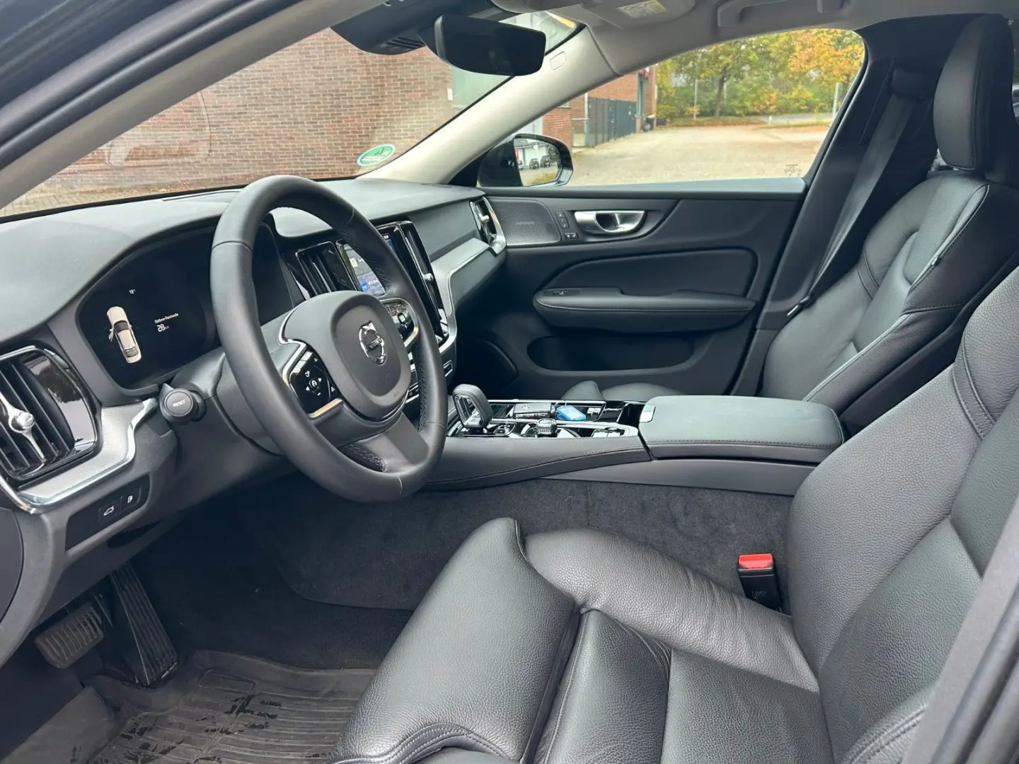 S60 Lim. Plus Dark Recharge Plug-In Hybrid AWD