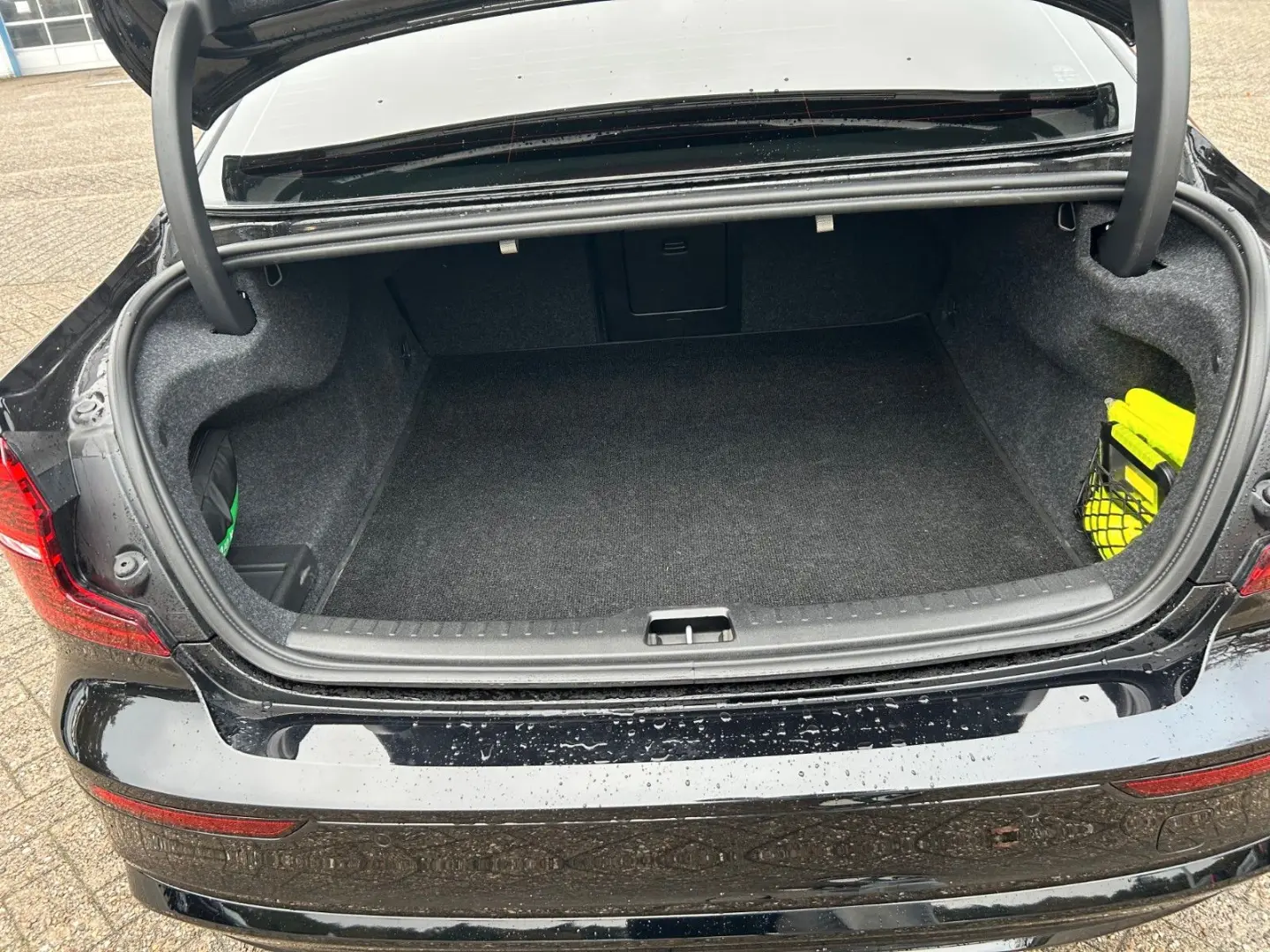 S60 Lim. Plus Dark Recharge Plug-In Hybrid AWD