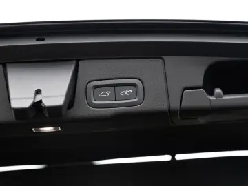 XC60 T6 Plus Black Edition Recharge AWD AHK PANO