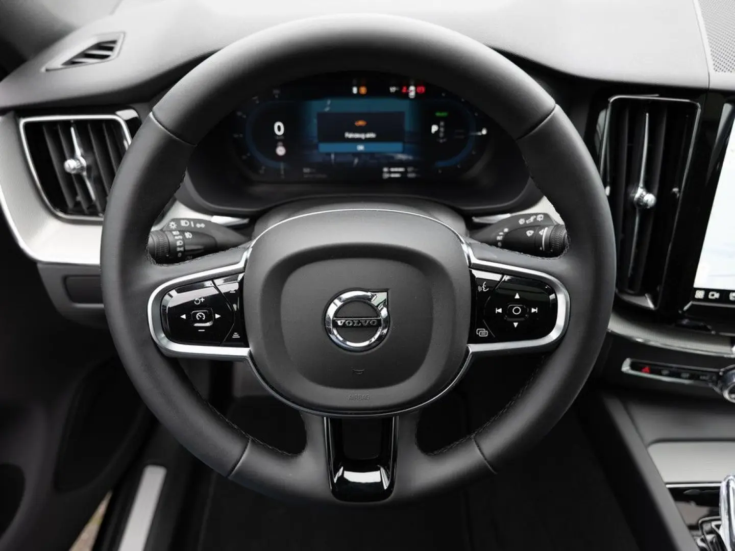 XC60 T6 Plus Black Edition Recharge AWD AHK PANO