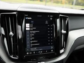 XC60 T6 Plus Black Edition Recharge AWD AHK PANO