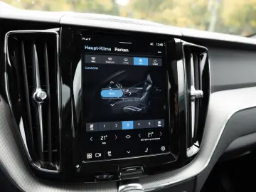 XC60 T6 Plus Black Edition Recharge AWD AHK PANO