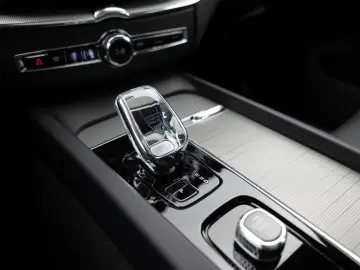 XC60 T6 Plus Black Edition Recharge AWD AHK PANO