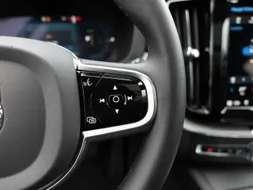 XC60 T6 Plus Black Edition Recharge AWD AHK PANO