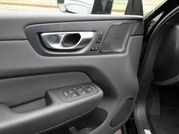 XC60 T6 Plus Black Edition Recharge AWD AHK PANO