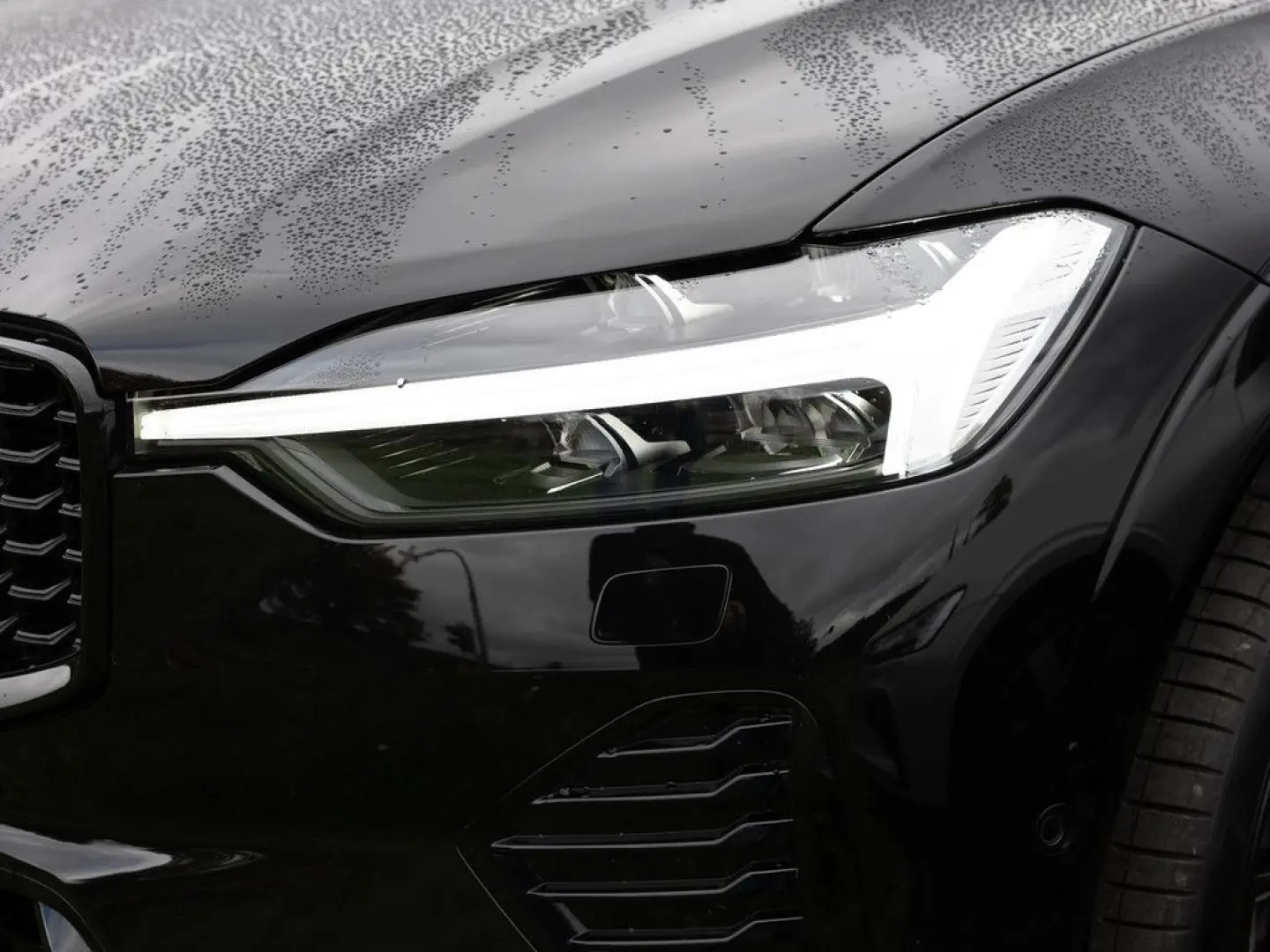 XC60 T6 Plus Black Edition Recharge AWD AHK PANO