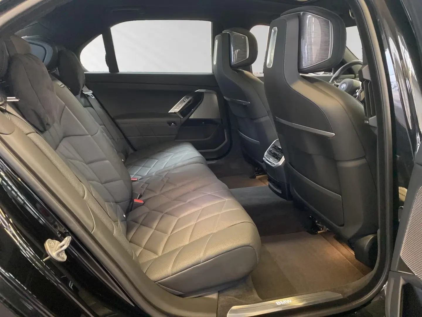 BMW 750 e xDrive ventilatie  masaj  panoramic