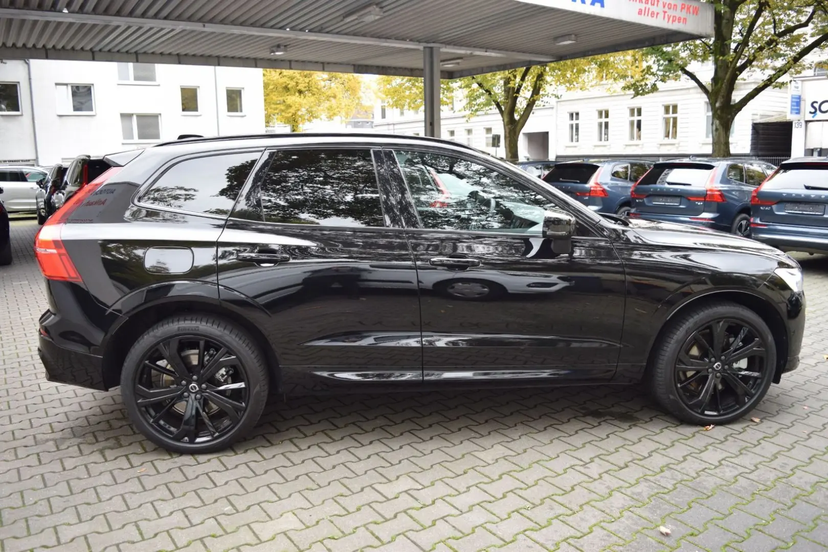 XC60 T6 Plus Black Edition Head-Up 360 Pano H&K