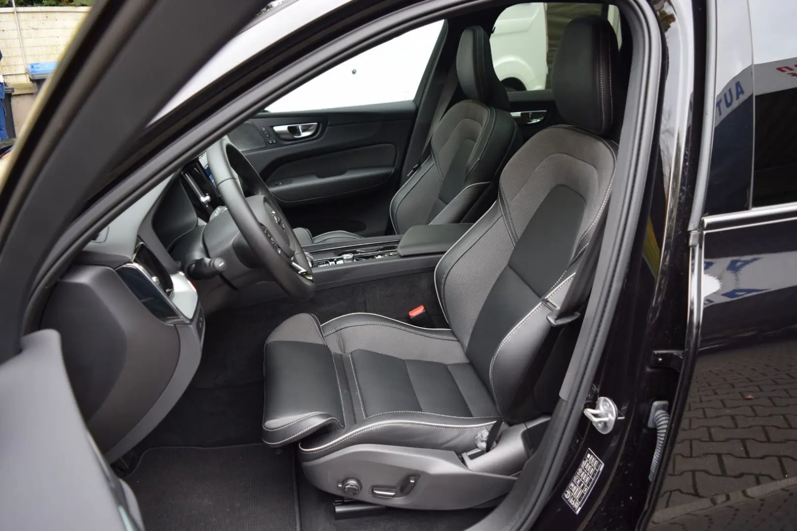 XC60 T6 Plus Black Edition Head-Up 360 Pano H&K