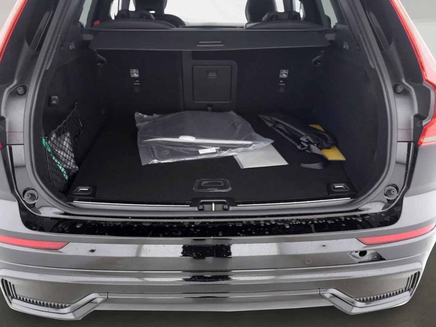 XC60 T6 Plus Black Edition Recharge Plug-In Hybr