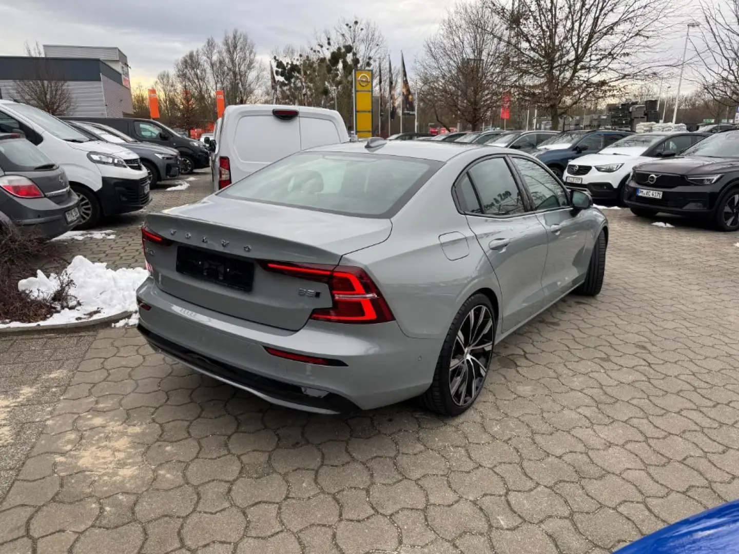 S60 B5 B AWD Ultimate Dark 360 Pano Standheiz
